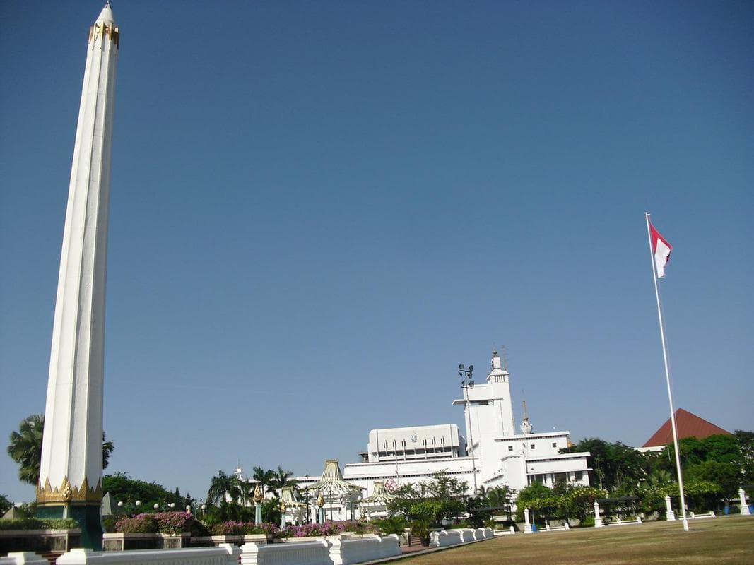 tugu pahlawan surabaya jawa timur free photo